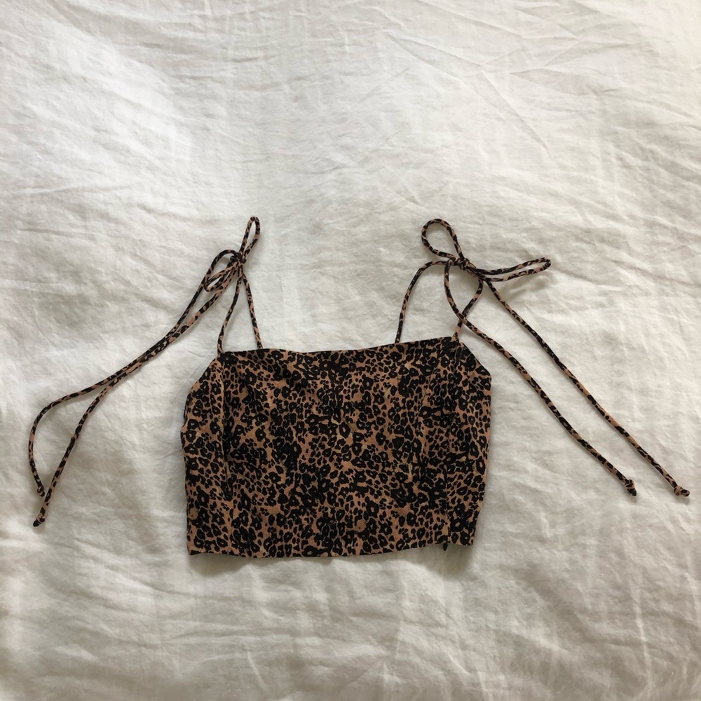 Aritzia Wilfred crop top
